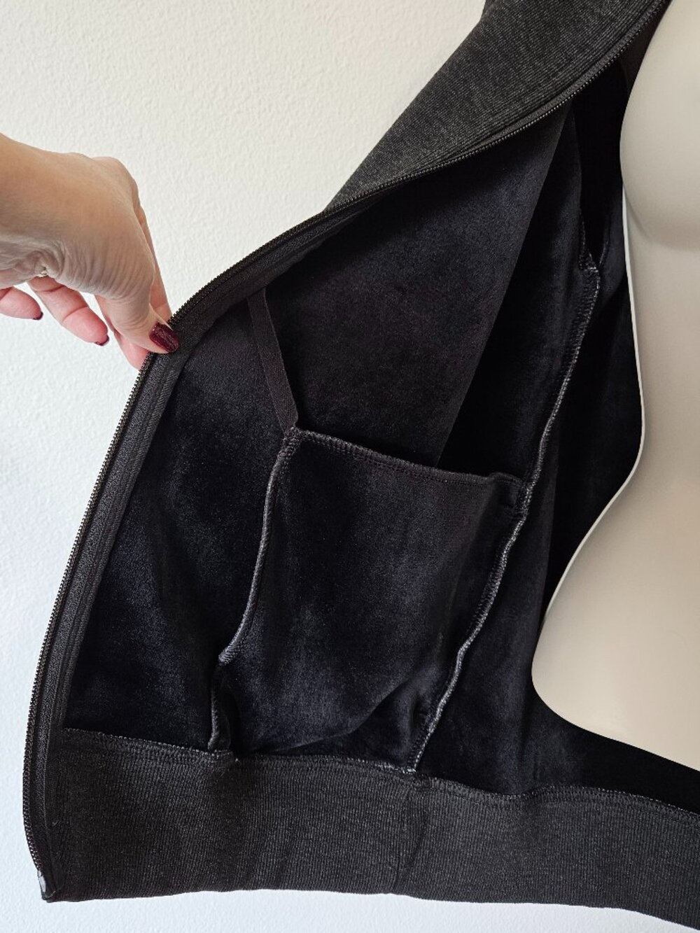 MONDETTA Fleece Full Zip Jacket | Size Small (tag) to Medium (See Measurements) - Picture 5 of 13